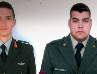 Διαμαρτυρία στο Τουρκικό Προξενείο της Θεσσαλονίκης ενάντια στην κράτηση των δύο Ελλήνων στρατιωτικών